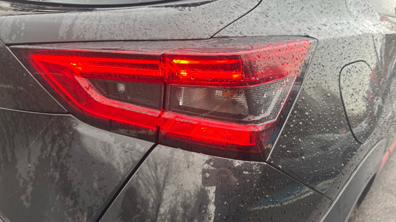 Nissan Juke 1.0 DiG-T N-Connecta 5dr Petrol Hatchback